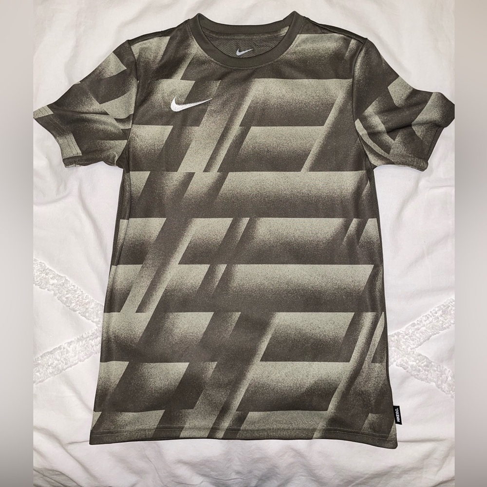 Nike youth sport top